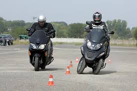 Blog StagesPointsPermis  Moto : les différentes assistances et aide à la  conduite d'une moto